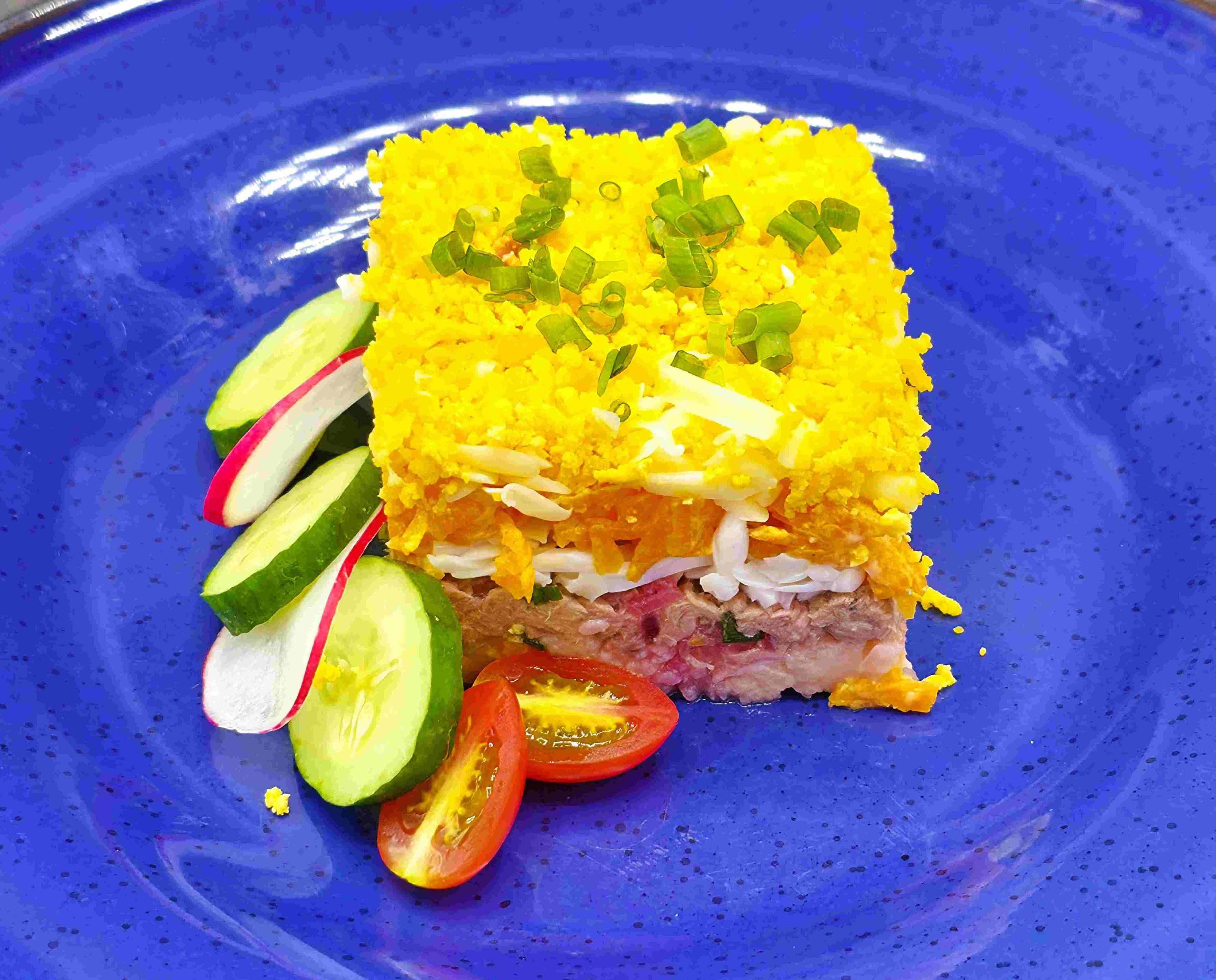 Салат мимоза с тунцом