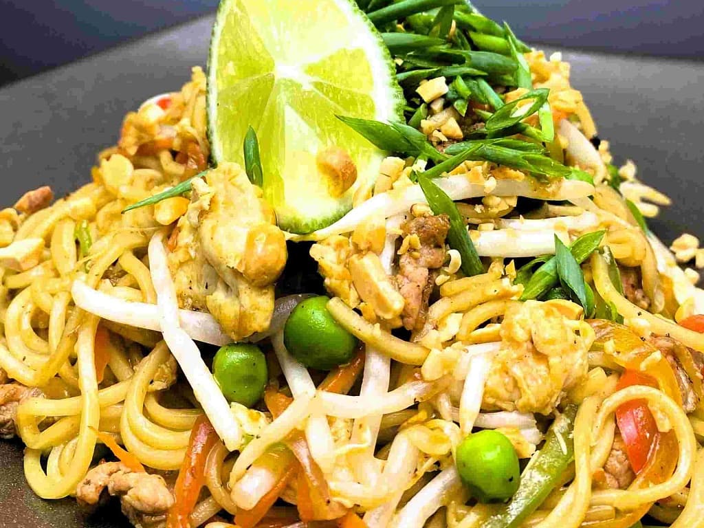 Жаренная лапша с морепродуктами