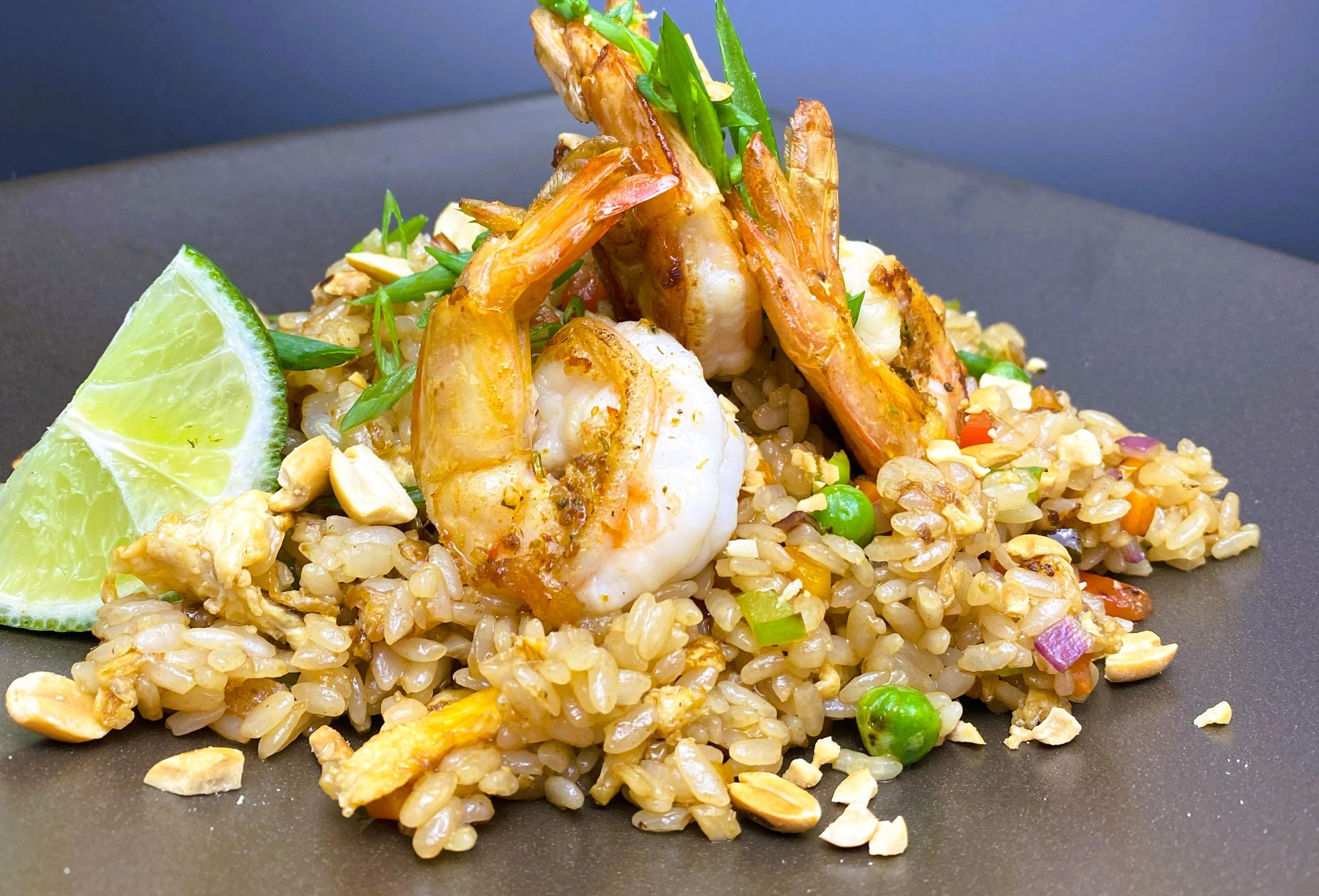 Жареный японский рис с курицей